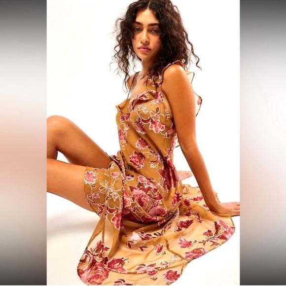 Free People Bed Of Roses 🌹 Floral Maxi Dress - Picture 2 of 6